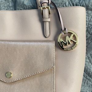 Barely used Michael Kors Jet Set Tote Bag Light Pink